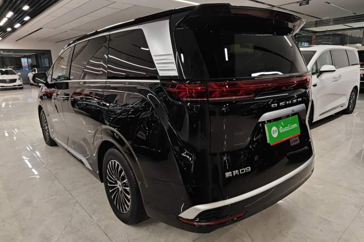 Used Denza D9 2025 DM-i Intelligent Drive 1020 Four-Wheel Drive Prestige Model