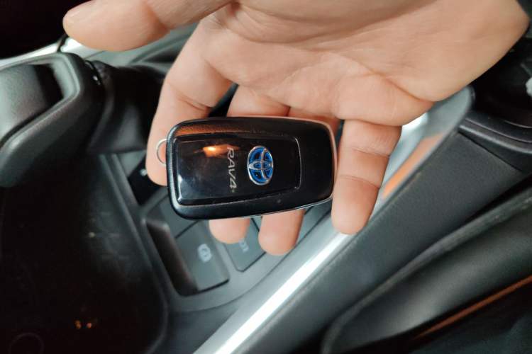 Used Toyota RAV4 2020 Dual-Engine 2.5L E-CVT Two-Wheel Drive Elite Edition