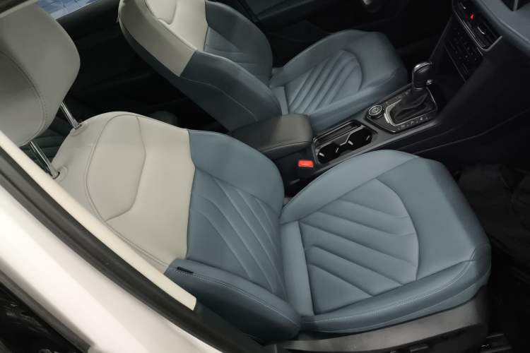 Used Volkswagen Tharu 2023 330TSI Four-Wheel Drive Moon Luxury Edition
