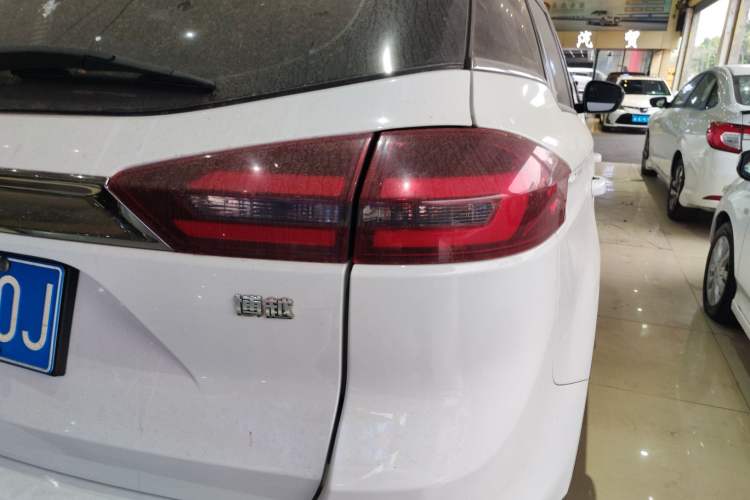 Used Geely Auto Emgrand X7 Sport 2018 1.8TD Automatic Two-Wheel Drive Zhiya Model