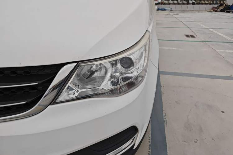 Used Baojun 730 2016 Revised 1.5L Manual Standard Version 7 Seats China V Emission Standard
