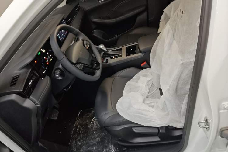 Used Roewe i5 2023 1.5L CVT Luxury Edition
