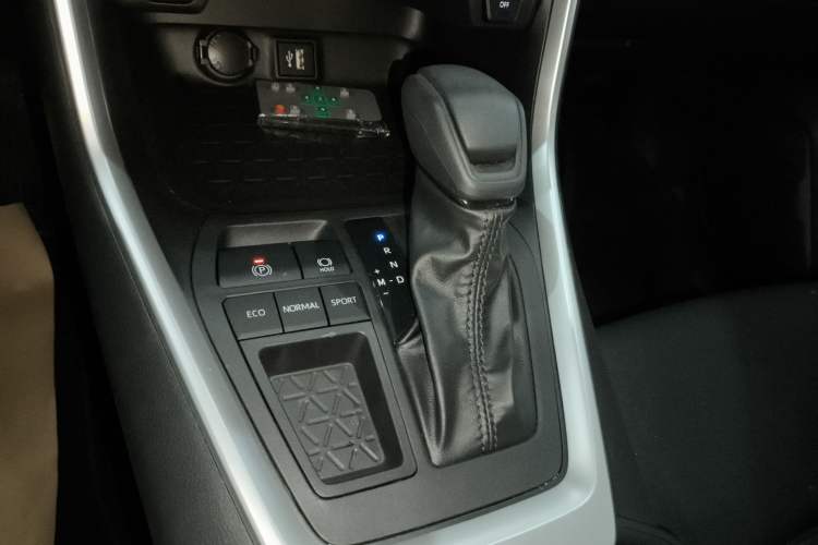 Used Toyota Wildlander 2024 2.0L CVT Two-Wheel Drive Leading Edition
