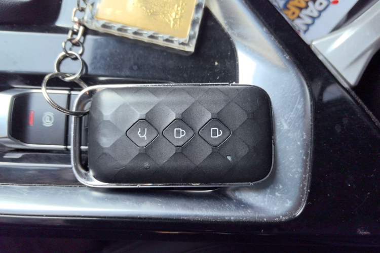 Used Wuling Asta 2022 2.0L DHT Electric-Speed Version
