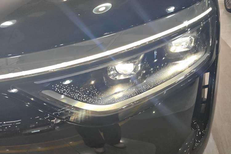 Used Hima AITO M8 2025 Extended-Range Max+ Version 53.4 kWh 6-Seater Edition