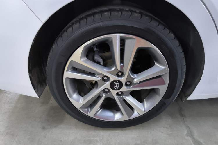 Used Hyundai Elantra 2016 1.6L Automatic ZhiXuan – Elite Version
