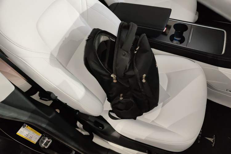 Used Tesla Model Y 2023 Long-Range All-Wheel-Drive Version