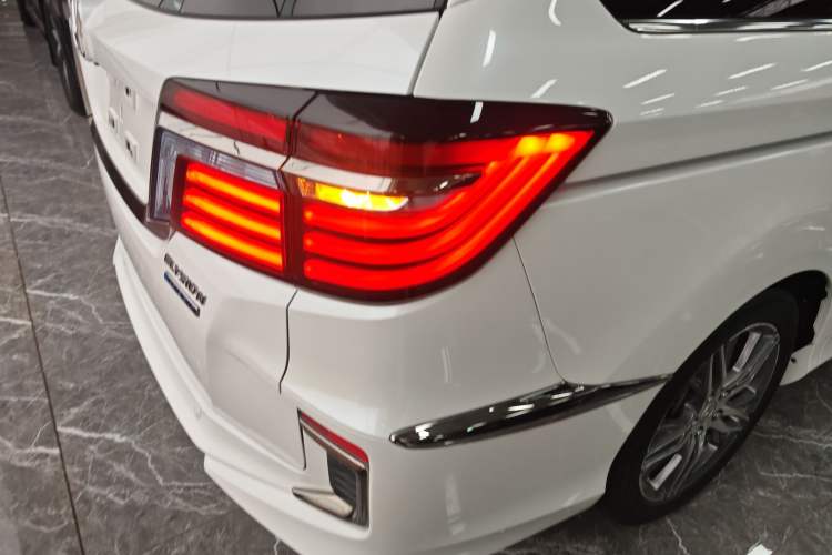 Used Honda Elysion 2019 2.0L Hybrid Luxury Edition
