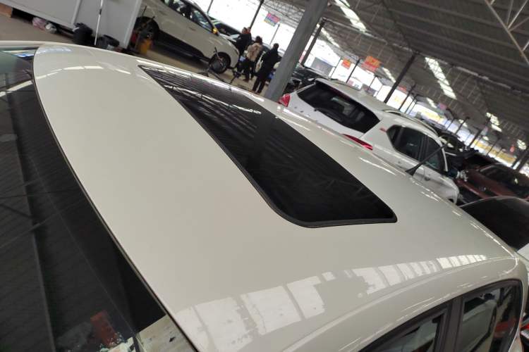 Used Volkswagen Polo 2016 1.6L Automatic Comfort Model
