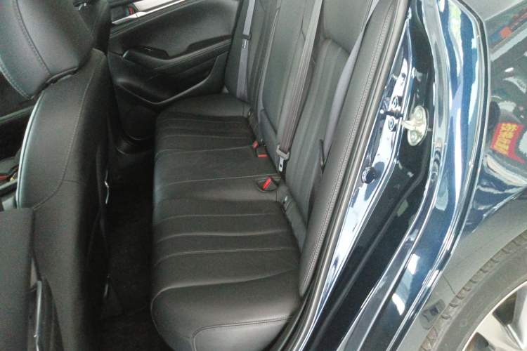 Used Mazda Atenza 2021 2.0L Blue Sky Luxury Edition
