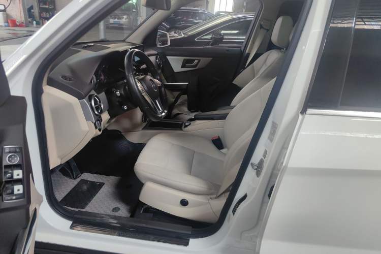 Used Mercedes-Benz GLK-Class 2015 GLK 260 4MATIC Dynamic Edition Ultimate Version
