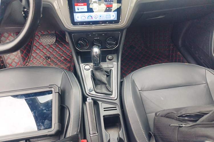 Used Volkswagen Lavida 2015 1.6L Automatic Comfort Edition
