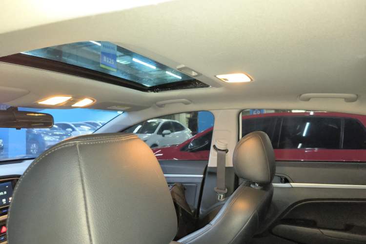 Used Hyundai Elantra 2016 1.6L Automatic ZhiXuan – Elite Version
