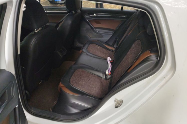 Used Volkswagen Golf 2018 230TSI Automatic Luxury Version
