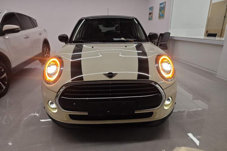 Used  MINI 2019 1.5T COOPER Classic Edition Five-Door Version
