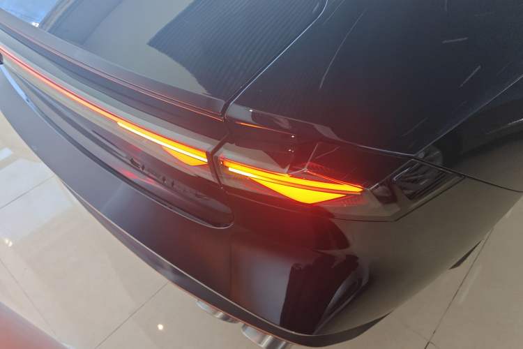 Used Changan UNI-V 2025 Model Third-Generation 2.0T Dynamic Edition