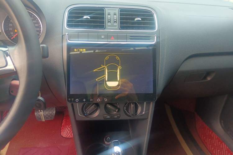 Used Volkswagen Polo 2016 1.6L Automatic Comfort Model
