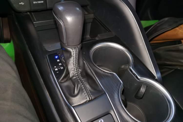 Used Toyota Camry 2021 2.0G Luxury Edition
