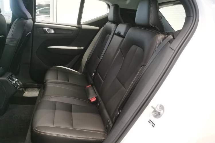 Used Volvo XC40 2024 B4 4x4 Smart Luxury Edition