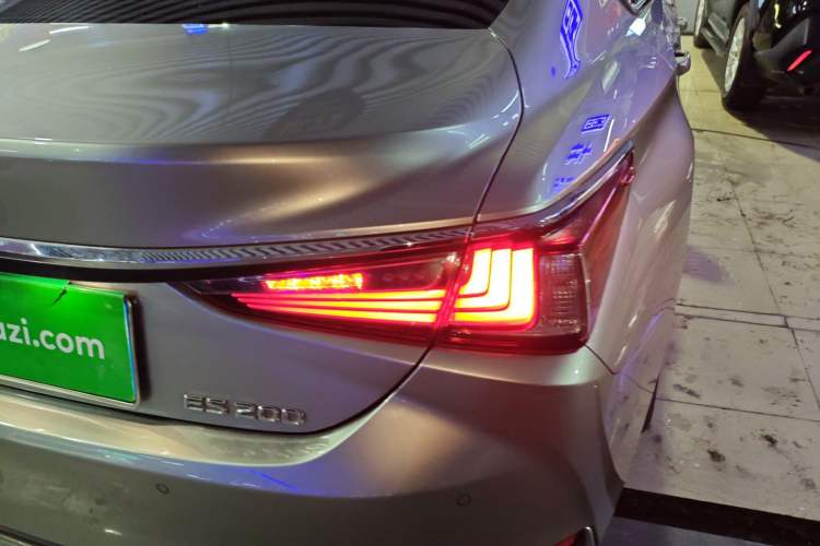 Used Lexus ES 2020 200 Excellence Edition
