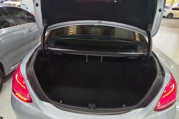 Used Mercedes-Benz C-Class 2015 C 260 L
