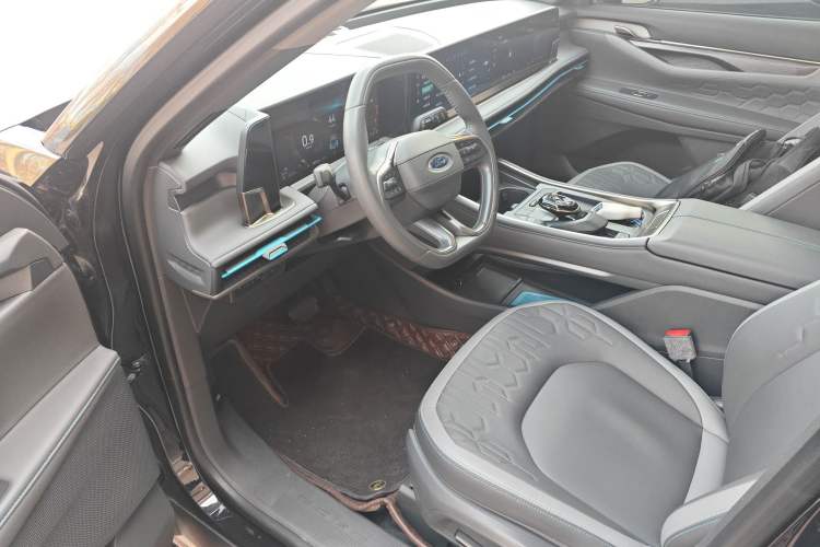 Used Ford Edge 2023 Ford Explorer L 2.0T EcoBoost Two-Wheel Drive 7-Seater Luxury Model
