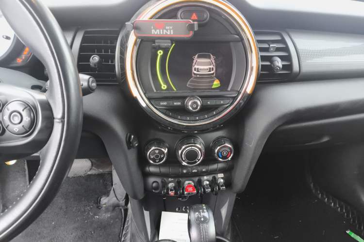 Used  MINI 2016 1.5T COOPER Five-Door Edition
