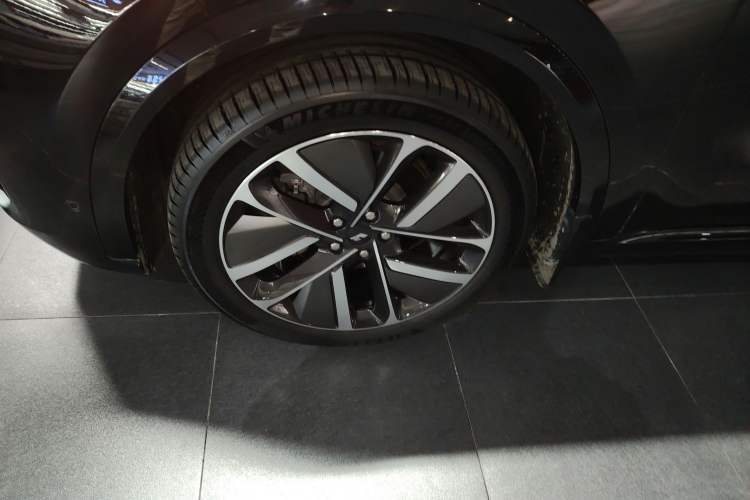 Used Li Auto L8 2023 Pro Model
