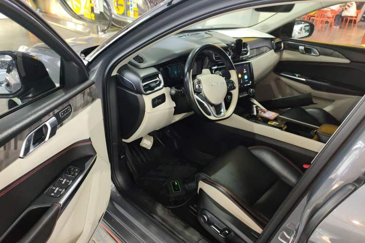 Used Lynk & Co 02 2018 1.5T DCT Two-Wheel Drive Zhaopu Version China V Standard
