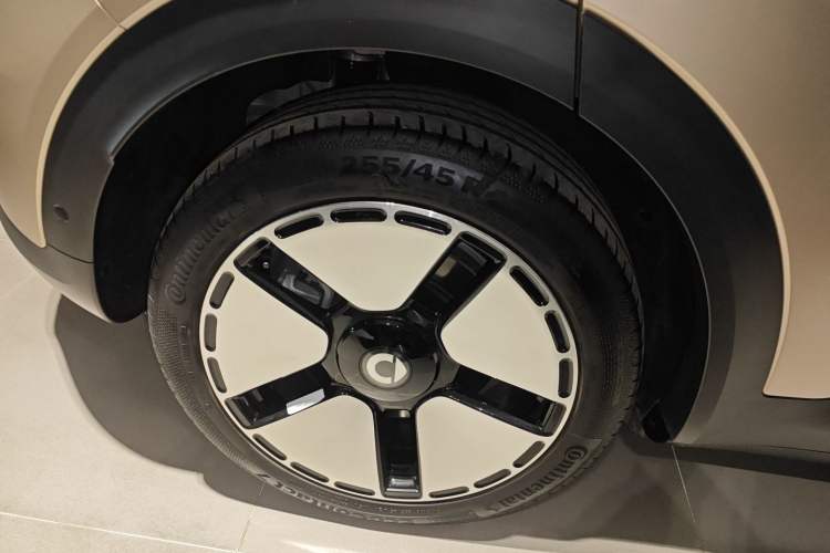 Used  #5 2024 Ultra-Long Range Extraordinary Journey Luxury Edition