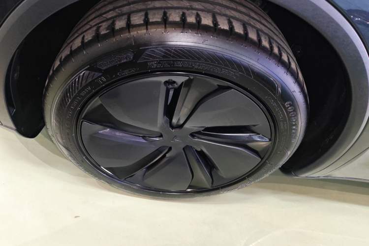 Used Tesla Model Y 2025 Rear-Wheel-Drive Version