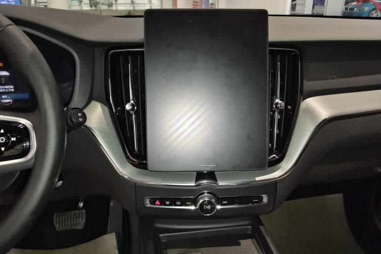 Used Volvo XC60 2026 B5 4x4 Smart Luxury Edition
