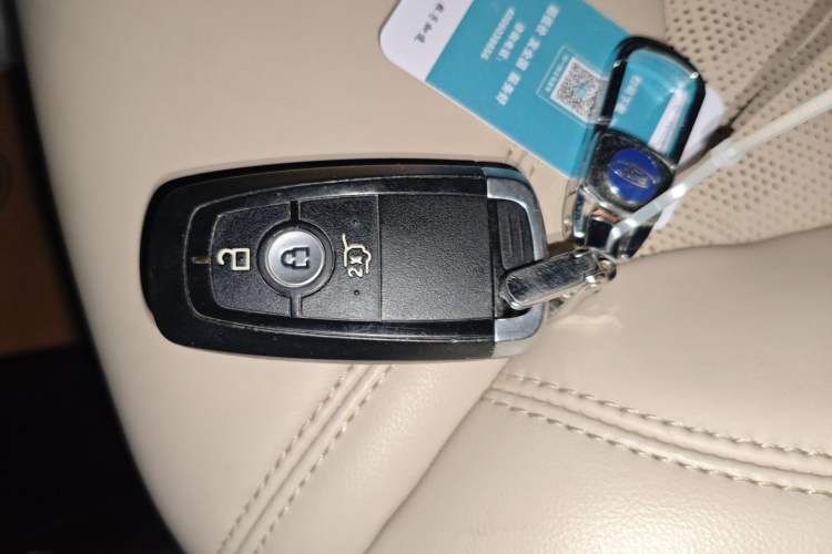 Used Ford Explorer 2020 EcoBoost 285 4x4 Platinum Edition 6 Seats
