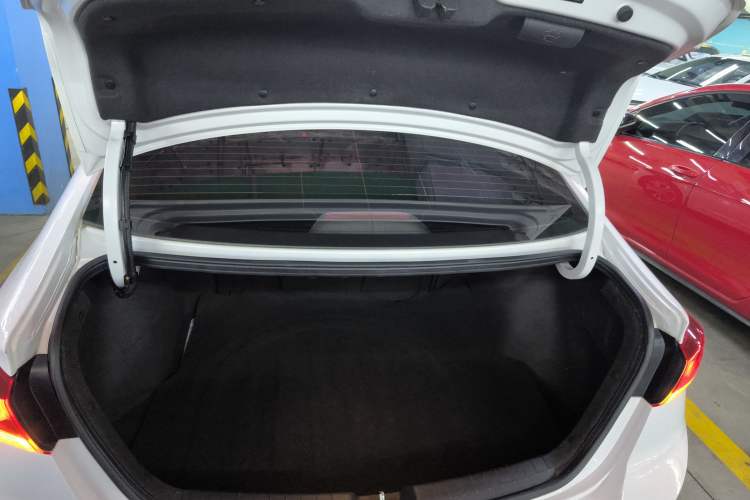 Used Hyundai Elantra 2016 1.6L Automatic ZhiXuan – Elite Version
