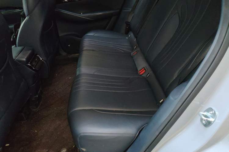 Used  E5 2024 440km Launch Edition
