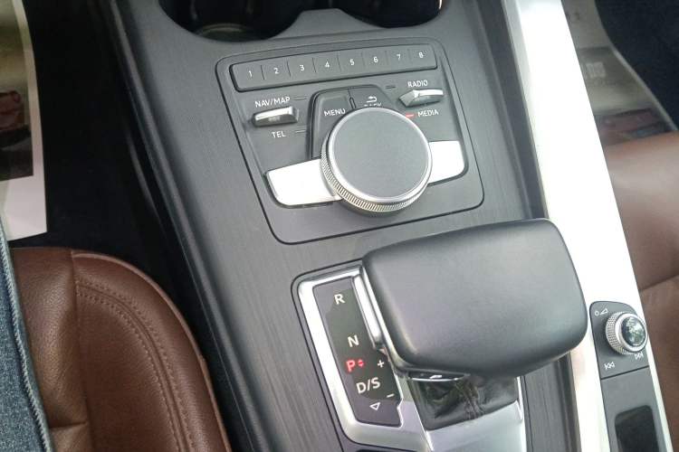 Used Audi A4L 2019 40 TFSI Fashion Version China V
