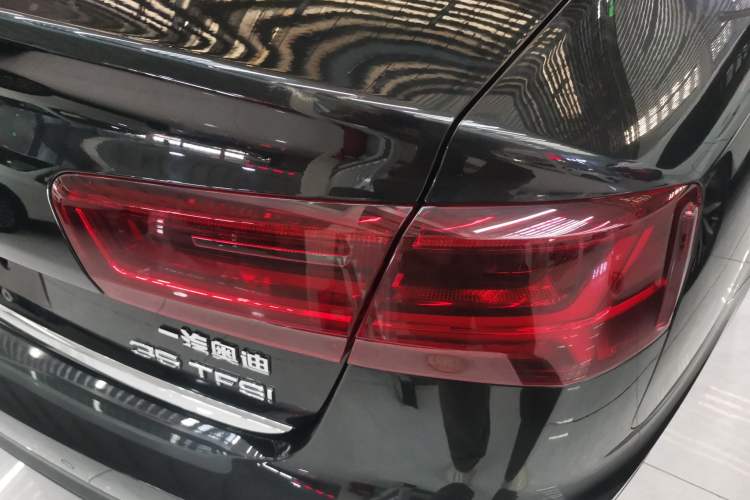 Used Audi A6L 2018 30th Anniversary Edition 35 TFSI Fashion Model
