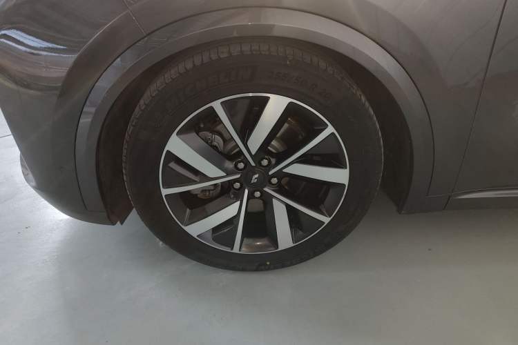 Used Li Auto L8 2023 Pro Model
