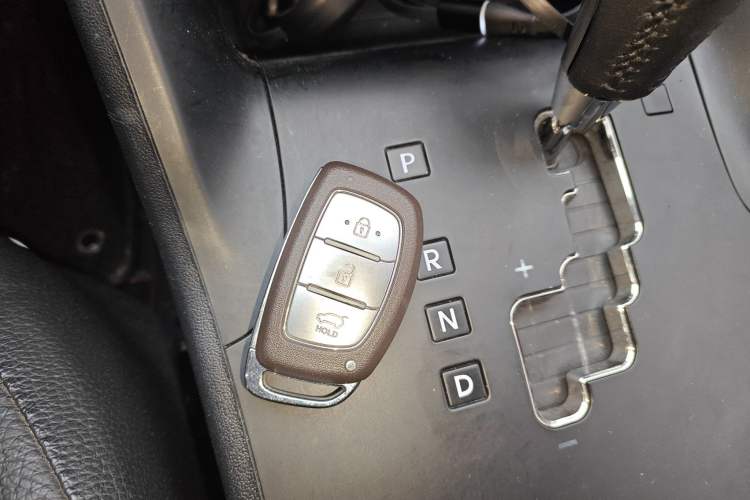 Used Hyundai ix35 2013 2.0L Automatic Two-Wheel Drive Smart GLS China IV Standard
