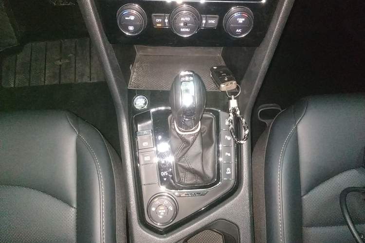 Used Volkswagen Tharu 2019 330TSI Four-Wheel Drive Flagship Model China VI Standard
