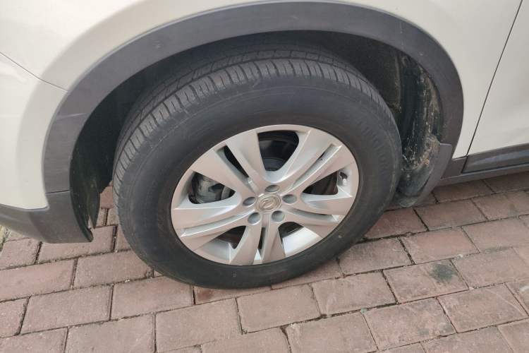 Used Dongfeng Aeolus AX7 2015 2.0L Automatic Zhiyue Version
