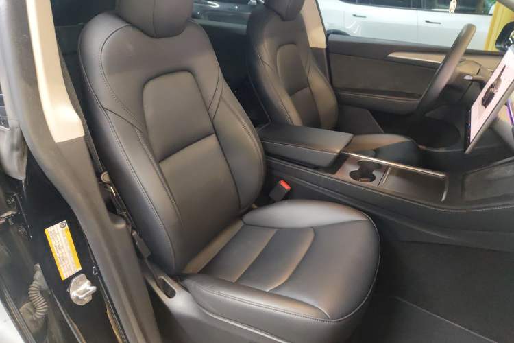 Used Tesla Model Y 2023 Long-Range All-Wheel-Drive Version
