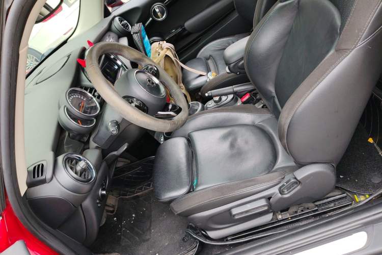 Used  MINI 2019 1.5T COOPER Artist
