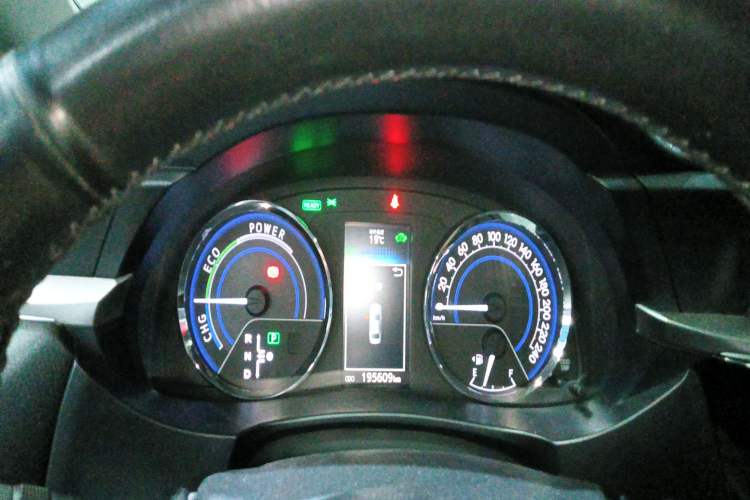 Used Toyota Levin 2016 Dual-Engine 1.8H GS E-CVT Elite Model with Sunroof
