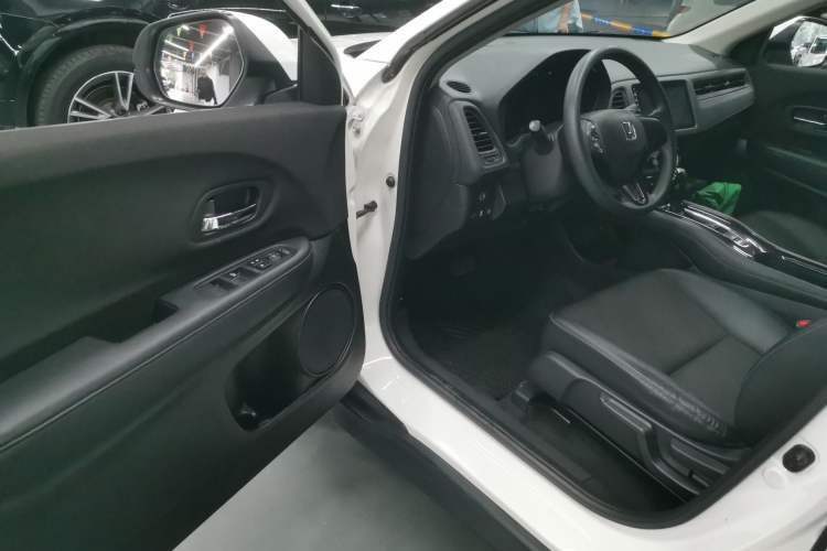 Used Honda Vezel 2020 1.5L CVT Pioneer Edition
