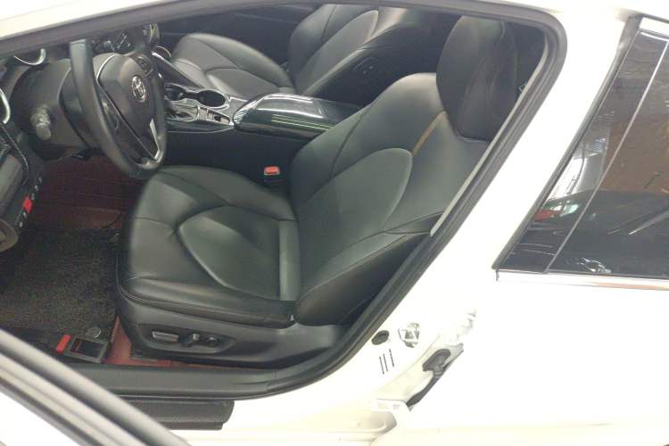 Used Toyota Camry 2019 Revised Version 2.0G Luxury Edition
