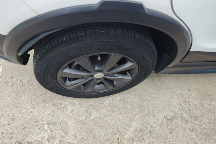 Used BYD Yuan New Energy 2018 EV360 Smart Connect Cool Edition
