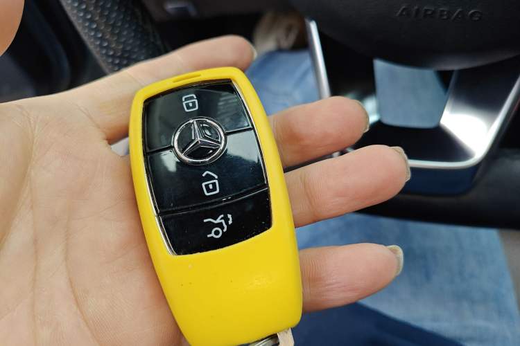 Used Mercedes-Benz E-Class 2016 E 300 L Sporty and Stylish Model