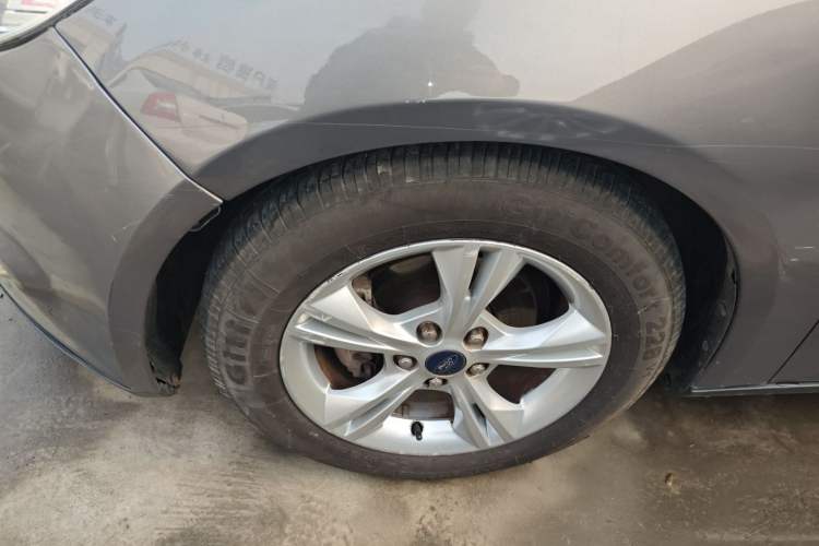 Used Ford Focus 2012 Sedan 1.6L Automatic Fashion Edition
