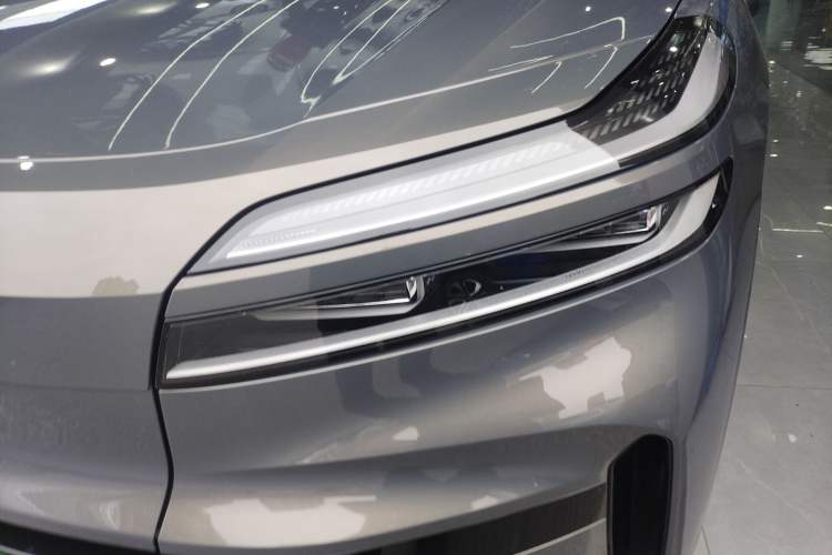 Used ONVO Luxeed L90 2025 Model—Max Six-Seater Version